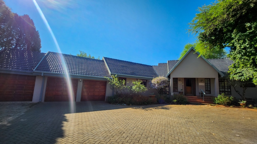 5 Bedroom Property for Sale in Wilkoppies North West